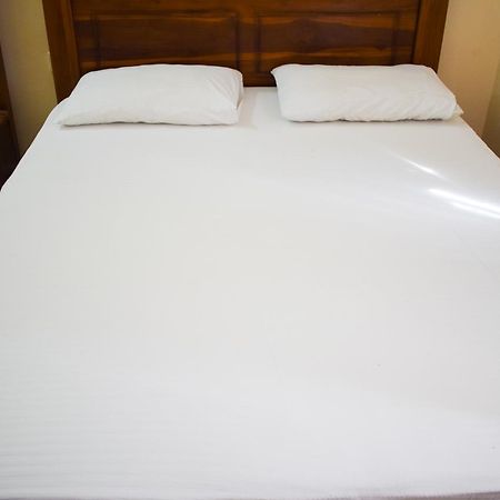 Yoho Adhikarana Mawatha Hotel Colombo Buitenkant foto