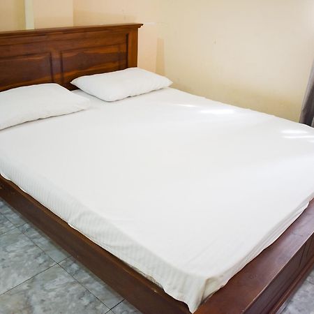 Yoho Adhikarana Mawatha Hotel Colombo Buitenkant foto