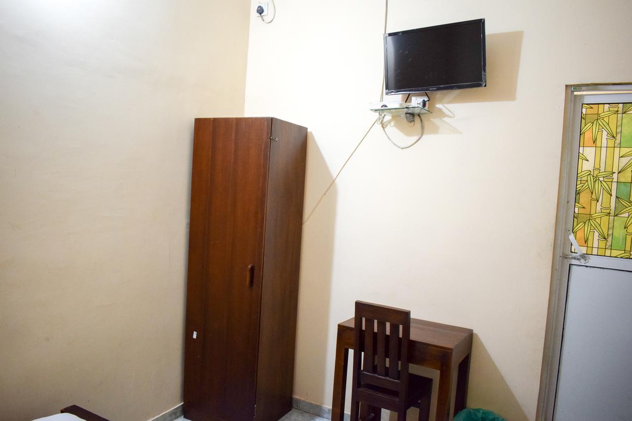 Yoho Adhikarana Mawatha Hotel Colombo Buitenkant foto