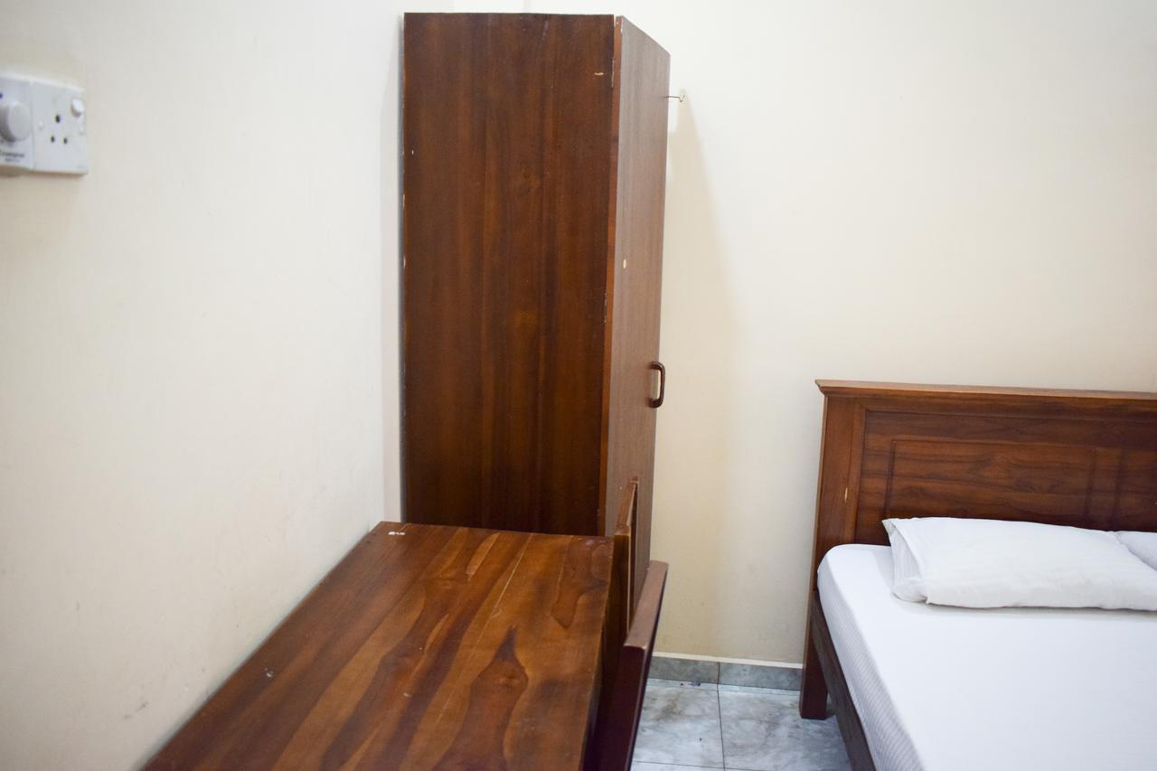 Yoho Adhikarana Mawatha Hotel Colombo Buitenkant foto