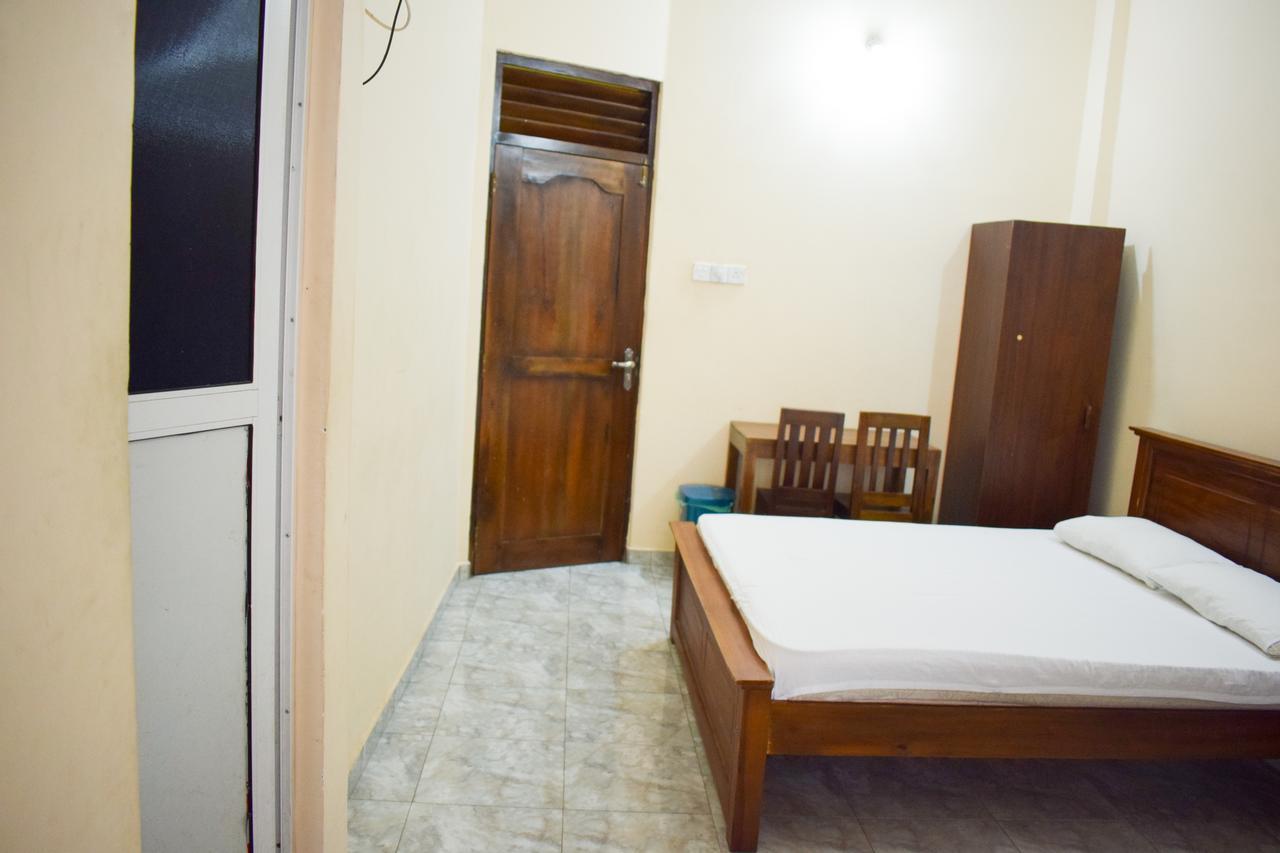 Yoho Adhikarana Mawatha Hotel Colombo Buitenkant foto