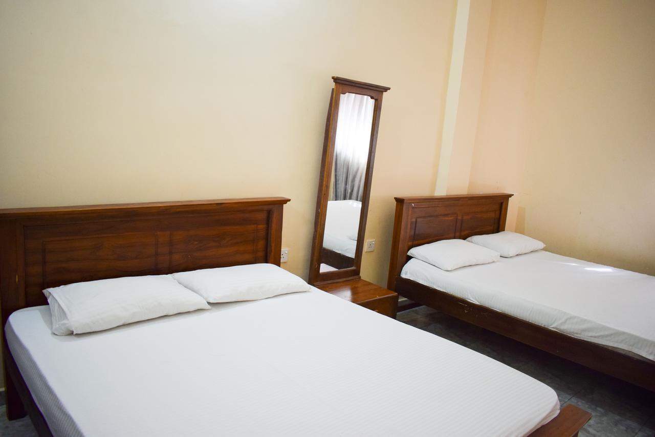 Yoho Adhikarana Mawatha Hotel Colombo Buitenkant foto