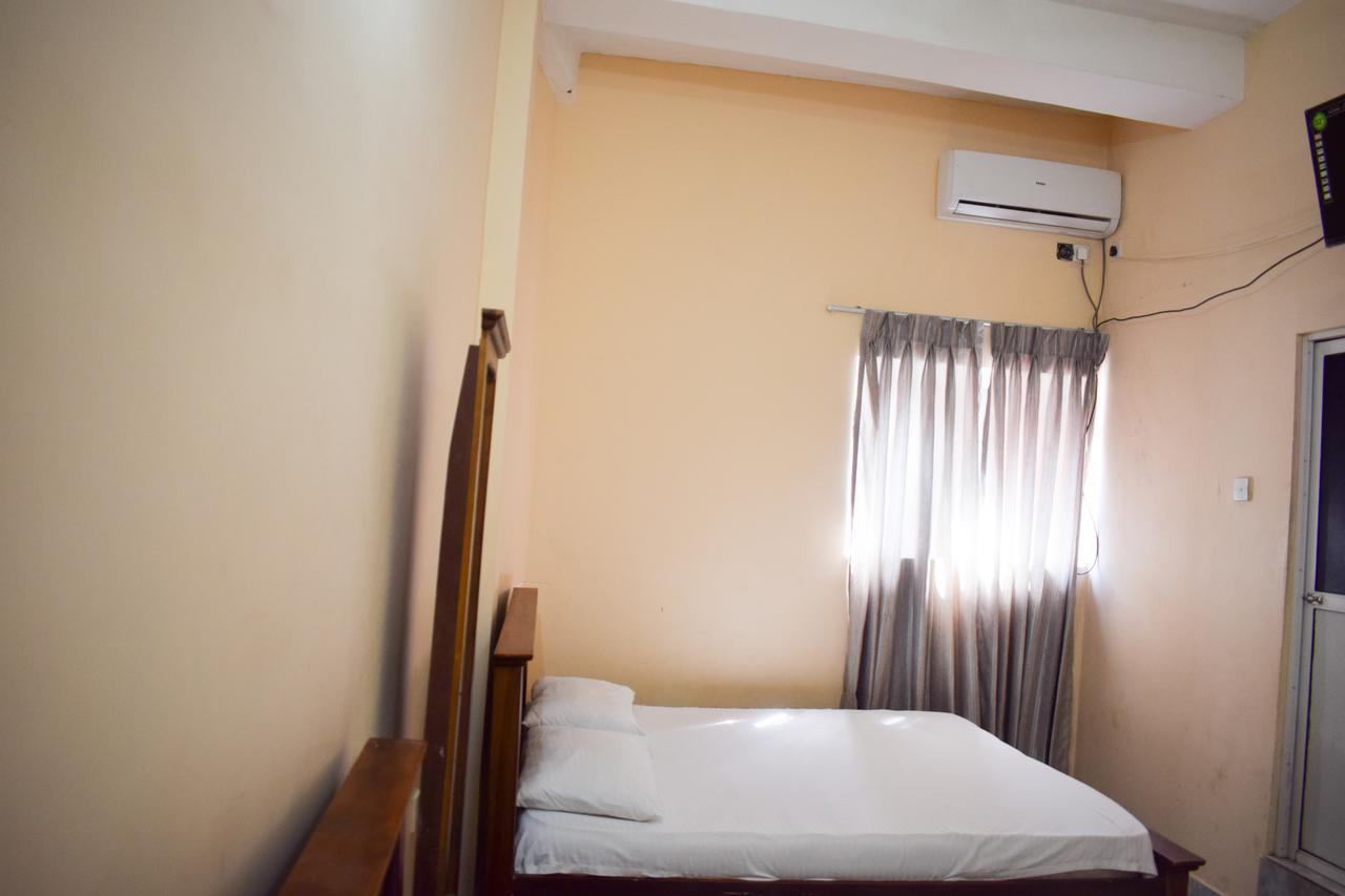 Yoho Adhikarana Mawatha Hotel Colombo Buitenkant foto