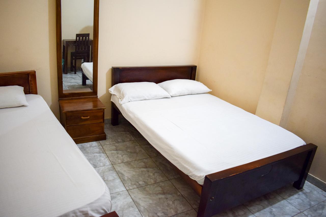 Yoho Adhikarana Mawatha Hotel Colombo Buitenkant foto