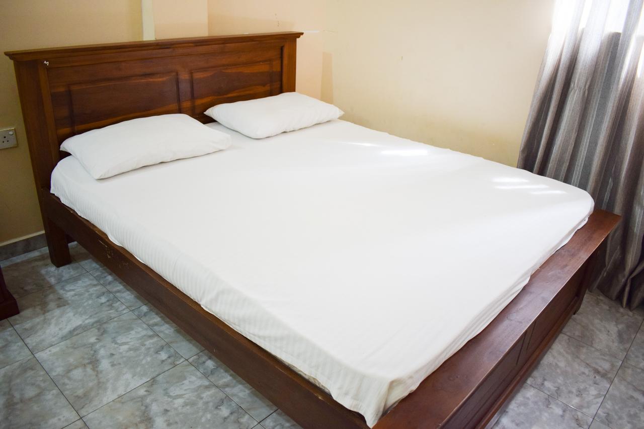 Yoho Adhikarana Mawatha Hotel Colombo Buitenkant foto
