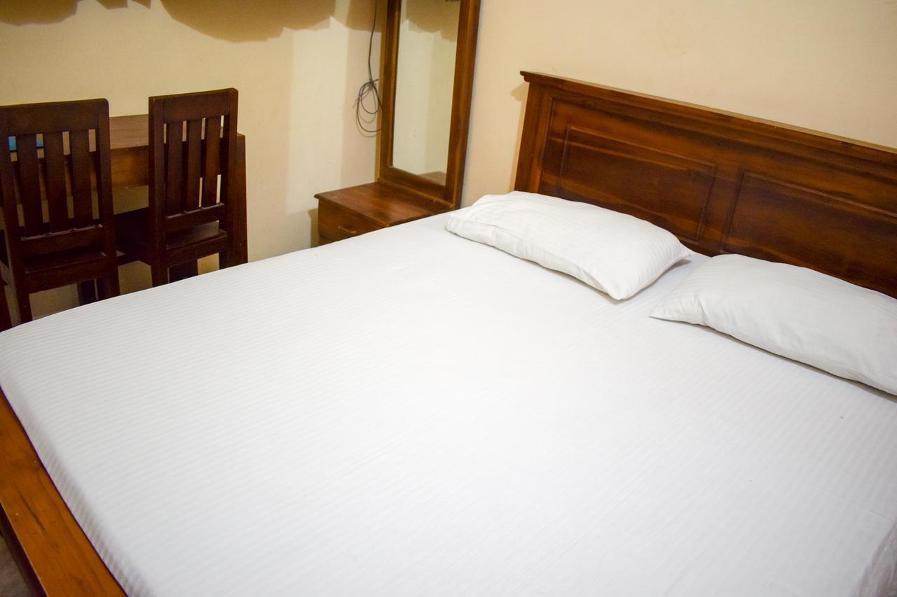 Yoho Adhikarana Mawatha Hotel Colombo Buitenkant foto